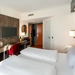호텔 Plaza Premium 4*