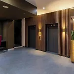 Plaza Premium 4*