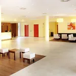 Plaza Premium 4*