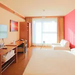 Plaza Premium 호텔 4*