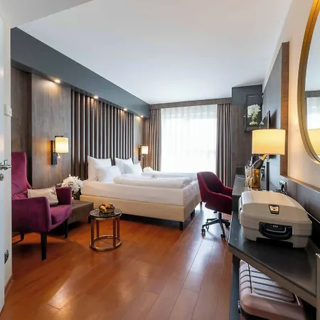 Plaza Premium 4* Karlsruhe