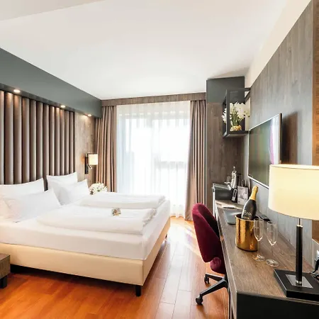 Ξενοδοχείο Plaza Premium 4*