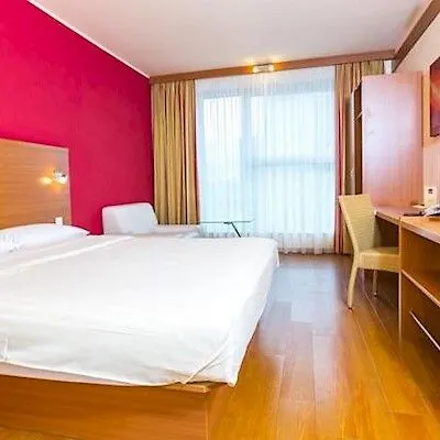 Hotel Plaza 4*
