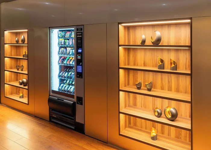 Plaza Premium Hotel 4*