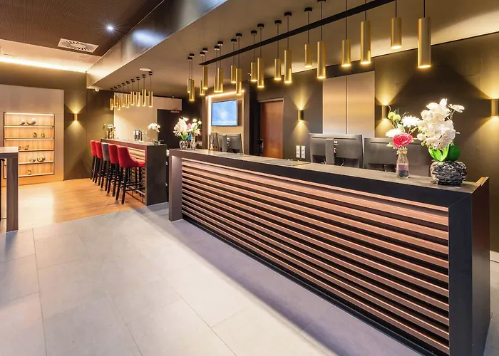 Hotel Plaza Premium 4*