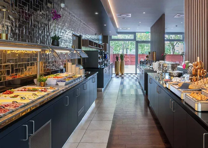 Hotel Plaza Premium 4*