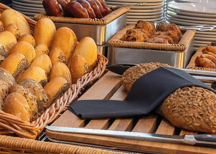 Hotel Plaza Premium 4*