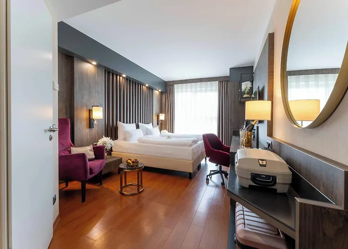 Plaza Premium 4* Karlsruhe